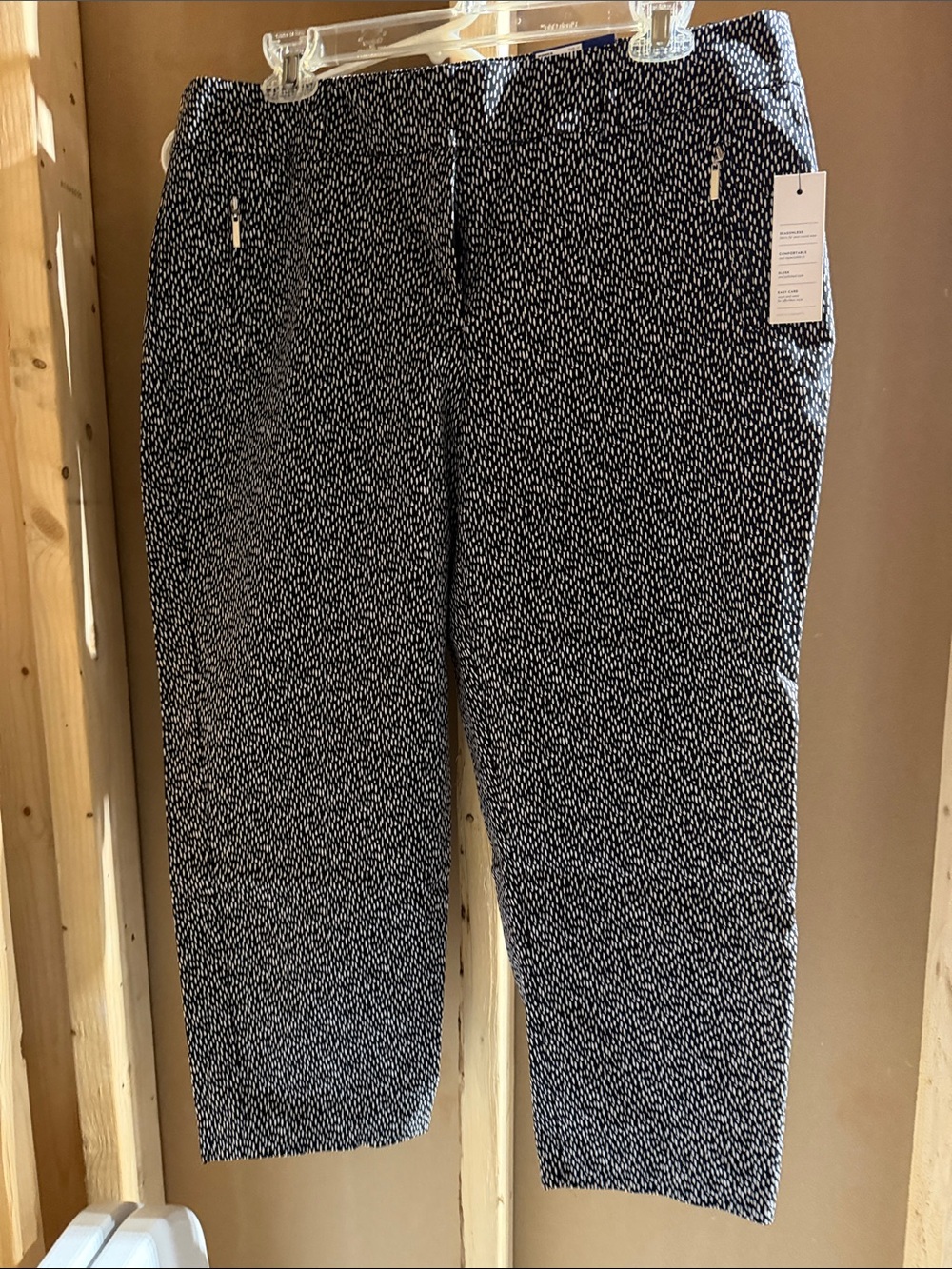 Apt. 9 Black & White Printed Capris
